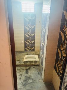 Bathroom Image of 190 Sq.ft 1 RK Apartment / Flat for rent in Nipania Rewa for Rs. 4000