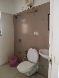Image of 1850 Sq.ft 3 BHK Apartment / Flat for rent in Adani The Meadows, Shantigram, Ahmedabad for Rs. 35000