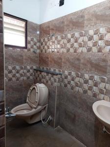 Bathroom Image of 1700 Sq.ft 3 BHK Apartment / Flat for rent in Kodambakkam Chennai for Rs. 42000