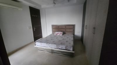 Bedroom Image of 2000 Sq.ft 3 BHK Builder Floor for rent in Surajmal Vihar New Delhi for Rs. 50000