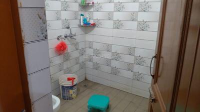 Bathroom Image of 1350 Sq.ft 3 BHK Builder Floor for rent in Kharar Mohali for Rs. 18000