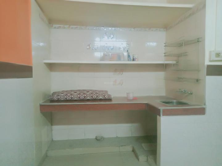 Lig Facing Kitchen 1