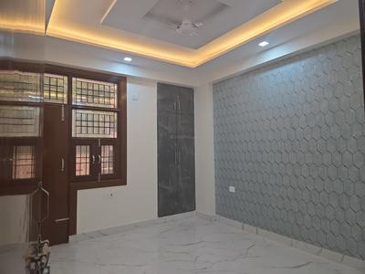 Bedroom Image of 1300 Sq.ft 3 BHK Builder Floor for sale in Shalimar Garden Ghaziabad for Rs. 10900000