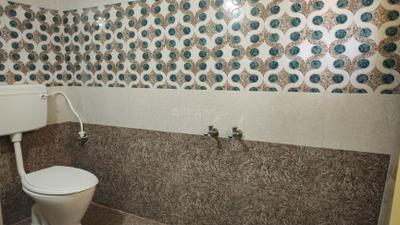 Bathroom Image of 800 Sq.ft 1 BHK Builder Floor for rent in Thirumullaivoyal Chennai for Rs. 15000