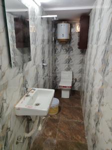 Bathroom Image of 250 Sq.ft 1 RK Apartment / Flat for rent in Sheikh Sarai New Delhi for Rs. 12500