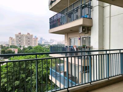 Living Room Image of 2077 Sq.ft 3.5 BHK Apartment / Flat for sale in Spaze Privy, Sector 72 Gurgaon for Rs. 24000000