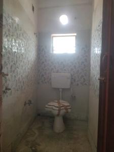 Common Bathroom Image of 850 Sq.ft 2 BHK Apartment / Flat for sale in Agarpara Kolkata for Rs. 2125000