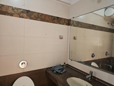 Image of 1250 Sq.ft 3 BHK Apartment / Flat for sale in Supreme Lake Primrose, Powai, Mumbai for Rs. 35100000