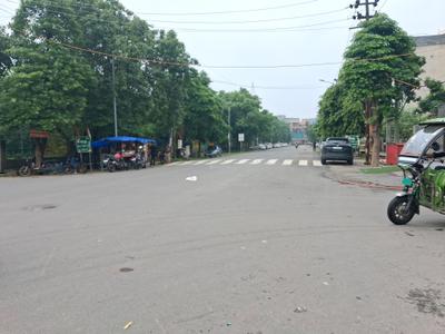 Image of 250 Sq.ft Residential Plot / Land for sale in Sector 72, Noida for Rs. 65000000