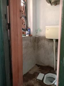 Common Bathroom One Image of 3500 Sq.ft 6 BHK Builder Floor for sale in Tangra Kolkata for Rs. 19000000