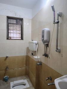 Common Bathroom Image of 900 Sq.ft 2 BHK Apartment / Flat for rent in Raunak Unnathi Greens, Kasarvadavali Thane for Rs. 18500