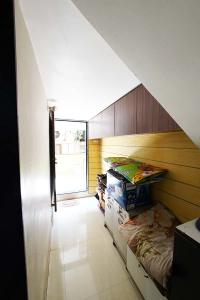 Bedroom Image of 1305 Sq.ft 4 BHK Apartment / Flat for sale in Maninagar Ahmedabad for Rs. 9800000