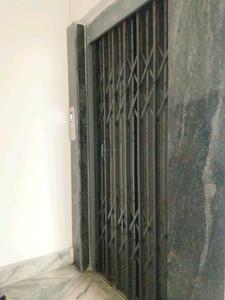 Lift Image of 1350 Sq.ft 3 BHK Apartment / Flat for sale in Paschim Barisha Kolkata for Rs. 6000000