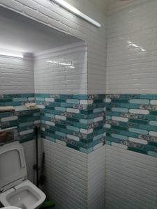 Bathroom Image of 1400 Sq.ft 2 BHK Apartment / Flat for sale in Alaknanda New Delhi for Rs. 28000000