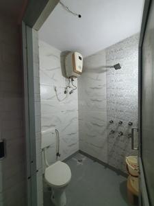 Bathroom Image of 900 Sq.ft 2 BHK Apartment / Flat for rent in DDA Una Enclave, Mayur Vihar II New Delhi for Rs. 45000