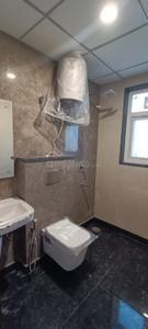 Bathroom Image of 1500 Sq.ft 1 BHK Builder Floor for rent in Sector 46 Gurgaon for Rs. 36500