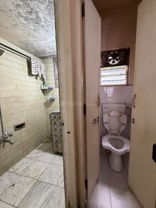 Bathroom Image of 600 Sq.ft 1 BHK Apartment / Flat for rent in Kothrud Pune for Rs. 25000