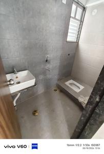 Bathroom Image of 1000 Sq.ft 2 BHK Apartment / Flat for rent in Dapodi Pune for Rs. 20000