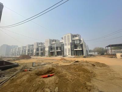 Image of 2759 Sq.ft 4 BHK Villa for sale in Godrej Golf Link, Jaypee Greens, Greater Noida for Rs. 35000000