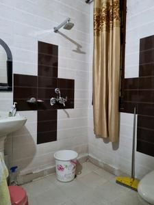 Common Bathroom Image of 850 Sq.ft 3 BHK Apartment / Flat for sale in Uttam Nagar New Delhi for Rs. 3400000