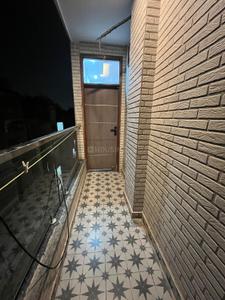Balcony Image of 900 Sq.ft 2 BHK Builder Floor for rent in Mayur Vihar Phase 1 New Delhi for Rs. 35000