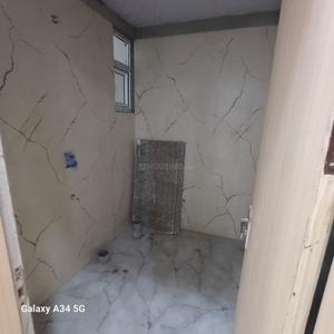 Bathroom Image of 600 Sq.ft 1 BHK Builder Floor for sale in Avenue 1, Sector 73 Noida for Rs. 2499000