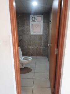 Bathroom Image of 644 Sq.ft 1 BHK Apartment / Flat for rent in Prestige Song of the South, Akshayanagar Bangalore for Rs. 32000