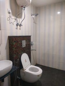 Bathroom Image of 550 Sq.ft 1 BHK Builder Floor for rent in Sector 15 Gurgaon for Rs. 32000