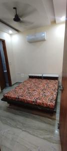 Bedroom Image of 900 Sq.ft 2 BHK Builder Floor for rent in Ramesh Nagar New Delhi for Rs. 29000