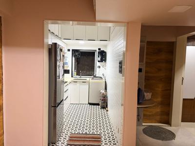 Bathroom Image of 650 Sq.ft 1 BHK Apartment / Flat for sale in Manek Moti, Andheri West Mumbai for Rs. 17500000