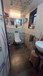 Bathroom Image of 950 Sq.ft 2 BHK Apartment / Flat for sale in Andheri West Mumbai for Rs. 30000000