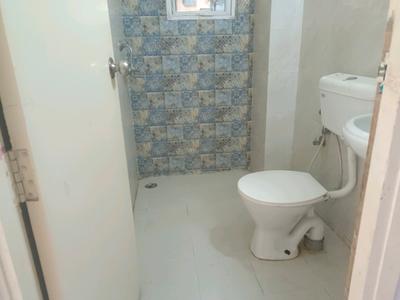 Common Bathroom Image of 1000 Sq.ft 2 BHK Apartment / Flat for sale in Signature Global The Millennia I, Sector 37D Gurgaon for Rs. 7021000