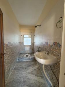 Bathroom Image of 1400 Sq.ft 3 BHK Apartment / Flat for rent in Bankim Nagar Siliguri for Rs. 16000