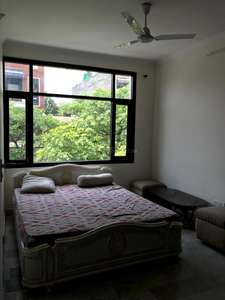 Bedroom Image of 2000 Sq.ft 3 BHK Builder Floor for rent in Sarvodaya Enclave New Delhi for Rs. 105000