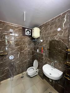 Bathroom Image of 720 Sq.ft 2 BHK Builder Floor for sale in Shalimar Bagh New Delhi for Rs. 10300000