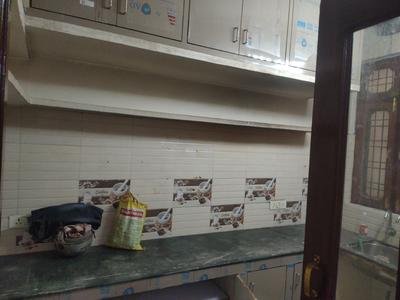 Kitchen Image of 1250 Sq.ft 2 BHK Builder Floor for rent in Gomti Nagar Lucknow for Rs. 19000
