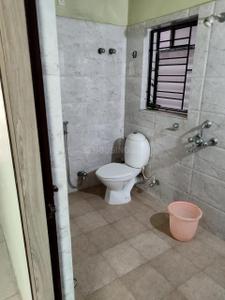 Bathroom Image of 390 Sq.ft 1 RK Apartment / Flat for rent in Keshtopur Kolkata for Rs. 5961
