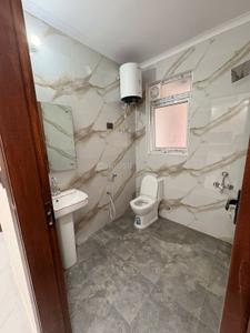 Bathroom Image of 1250 Sq.ft 1 RK Builder Floor for rent in HUDA Plot Sector 42, Sector 42 Gurgaon for Rs. 32000