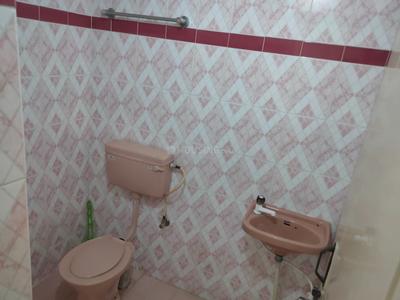 Bathroom Image of 2000 Sq.ft 2 BHK Independent House for rent in TK Layout Mysore for Rs. 25000
