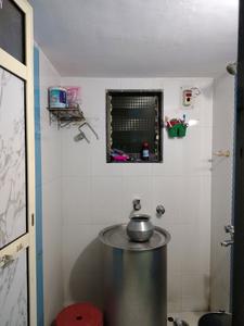 Common Bathroom Image of 500 Sq.ft 1 BHK Apartment / Flat for rent in Haware Citi, Kasarvadavali Thane for Rs. 17255