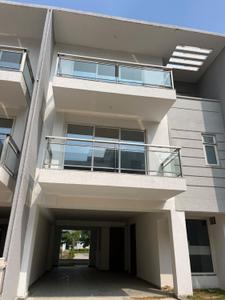 Image of 2359 Sq.ft 4.5 BHK Villa for rent in Godrej Golf Links Villas, Jaypee Greens, Greater Noida for Rs. 120000