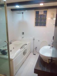 Bathroom Image of 1050 Sq.ft 2 BHK Apartment / Flat for rent in Colaba Mumbai for Rs. 200000