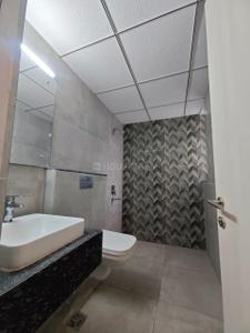 Bathroom Image of 2700 Sq.ft 4 BHK Builder Floor for sale in SS Linden Residential Floors, Sector 84 Gurgaon for Rs. 30000000