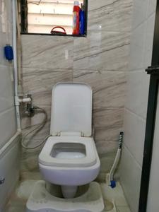 Common Bathroom Image of 540 Sq.ft 1 BHK Apartment / Flat for rent in Larkins Nest, Kasarvadavali Thane for Rs. 20000
