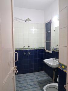 Common Bathroom Two Image of 1100 Sq.ft 2 BHK Apartment / Flat for sale in Paschim Vihar New Delhi for Rs. 20000000