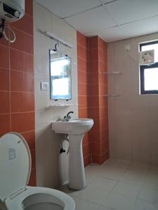 Common Bathroom Image of 1654 Sq.ft 3 BHK Apartment / Flat for sale in Logix Blossom County, Sector 137 Noida for Rs. 16000000