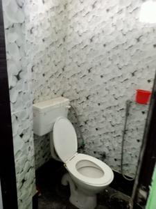 Bathroom Image of 1020 Sq.ft 2 BHK Independent House for rent in Uttam Nagar New Delhi for Rs. 15000