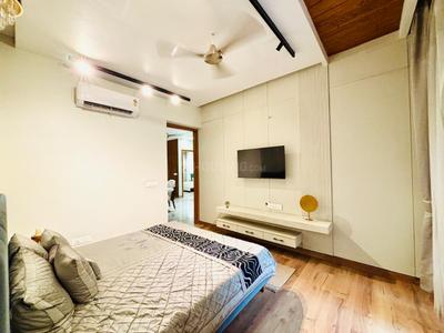 Bedroom Image of 1835 Sq.ft 3 BHK Apartment / Flat for sale in Mayfair Park, Sanauli Zirakpur for Rs. 12150000