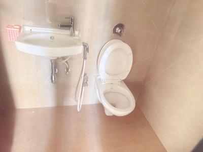 Bathroom Image of 670 Sq.ft 1 BHK Apartment / Flat for sale in Borivali East Mumbai for Rs. 11000000