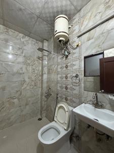 Bathroom Image of 1050 Sq.ft 2 BHK Builder Floor for rent in Sector 30 Gurgaon for Rs. 40000